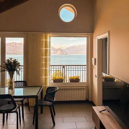 Holiday home Attico Borromea *