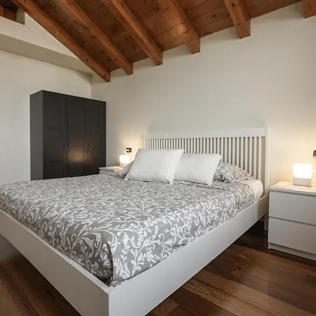 Holiday home Attico Borromea *